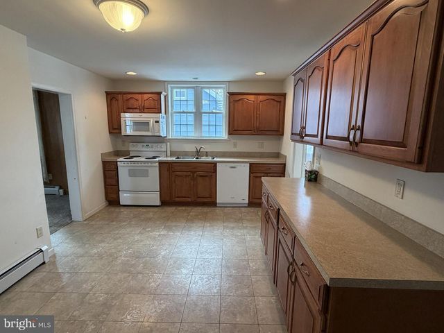 63 N LEBANON ST, Lebanon, PA 17042