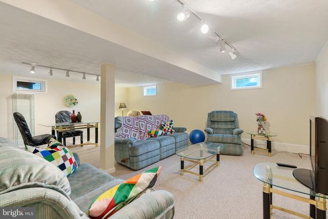 2321 HOLYOKE RD, Rosedale, MD 21237