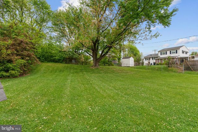 2321 HOLYOKE RD, Rosedale, MD 21237