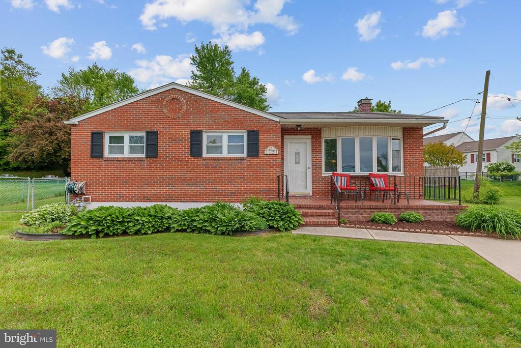 2321 HOLYOKE RD, Rosedale, MD 21237