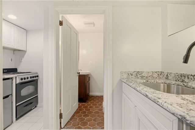 56 Bateman Avenue 1, Newport, RI 02840