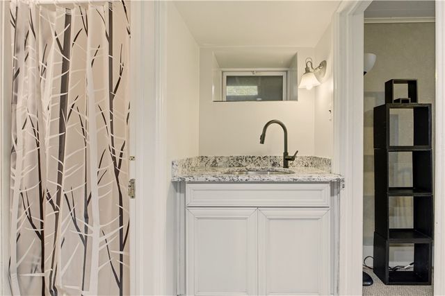 56 Bateman Avenue 1, Newport, RI 02840