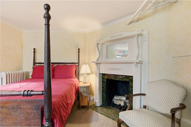 56 Bateman Avenue 1, Newport, RI 02840