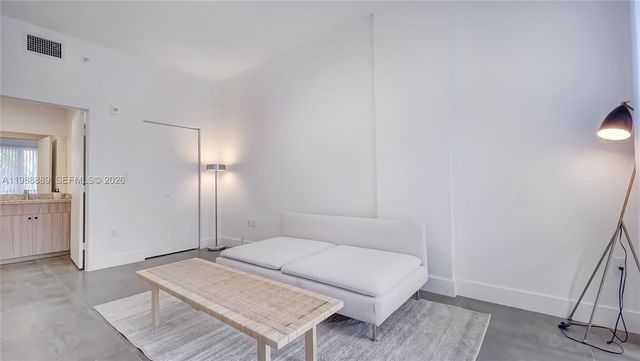 2010 SW 25th Ter 404, Miami, FL 33133