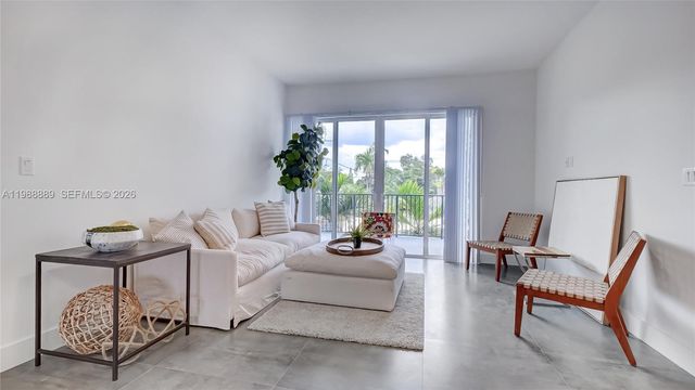 2010 SW 25th Ter 404, Miami, FL 33133