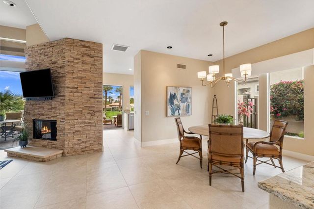 526 Desert Holly Drive, Palm Desert, CA 92211