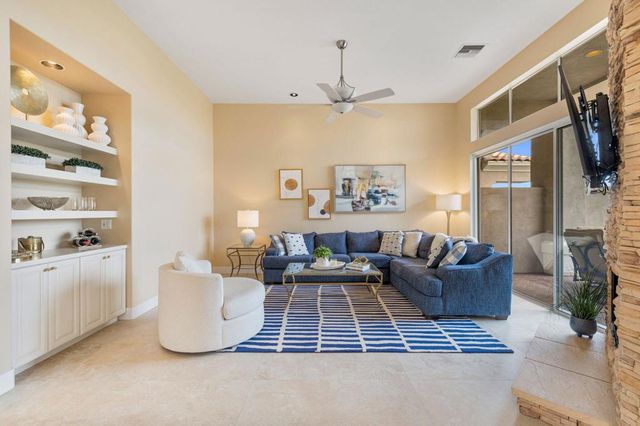 526 Desert Holly Drive, Palm Desert, CA 92211