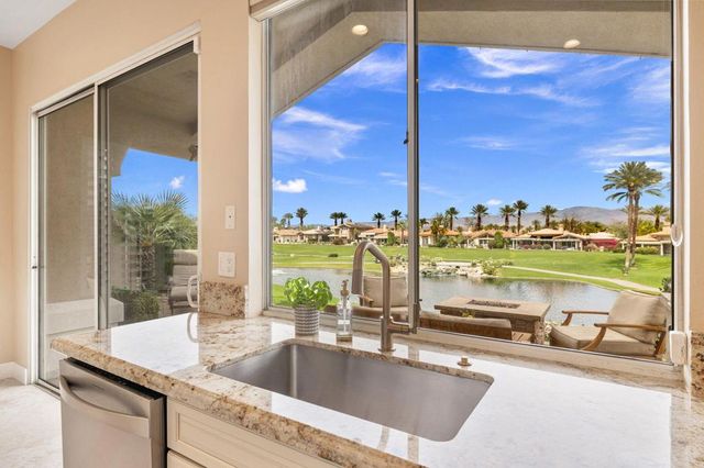 526 Desert Holly Drive, Palm Desert, CA 92211