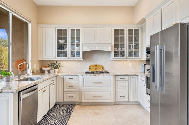 526 Desert Holly Drive, Palm Desert, CA 92211