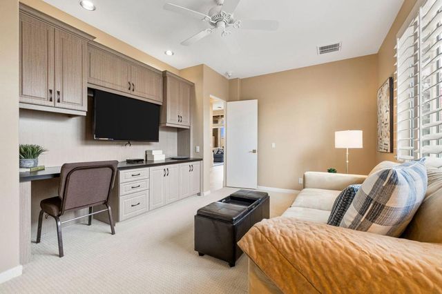 526 Desert Holly Drive, Palm Desert, CA 92211