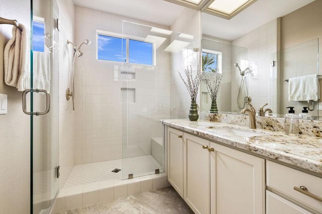 526 Desert Holly Drive, Palm Desert, CA 92211