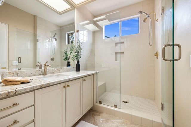 526 Desert Holly Drive, Palm Desert, CA 92211