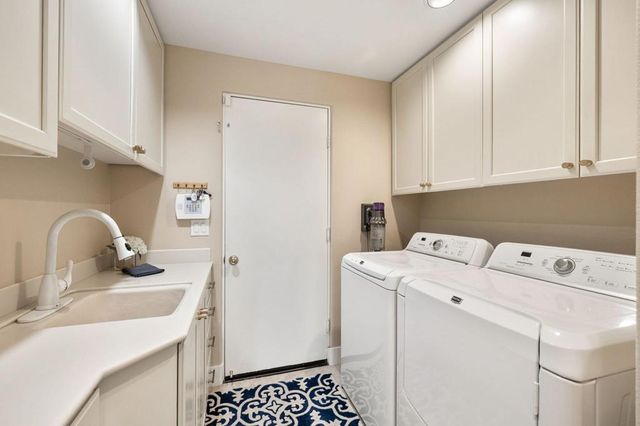 526 Desert Holly Drive, Palm Desert, CA 92211