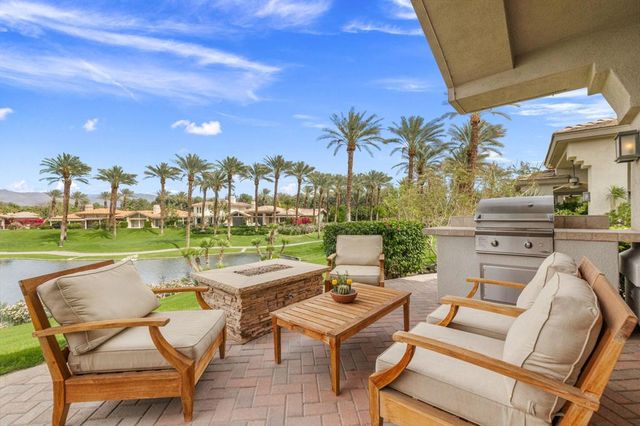 526 Desert Holly Drive, Palm Desert, CA 92211