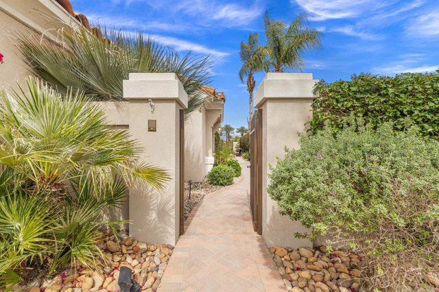 526 Desert Holly Drive, Palm Desert, CA 92211