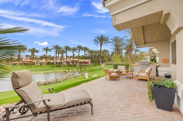 526 Desert Holly Drive, Palm Desert, CA 92211