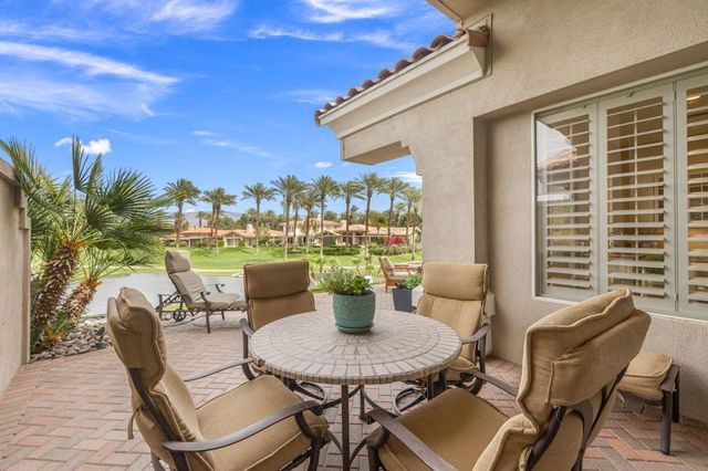 526 Desert Holly Drive, Palm Desert, CA 92211