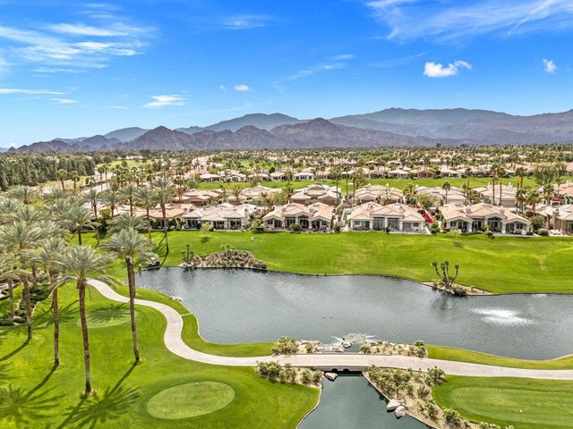 526 Desert Holly Drive, Palm Desert, CA 92211