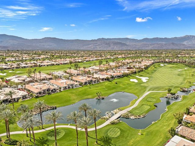 526 Desert Holly Drive, Palm Desert, CA 92211