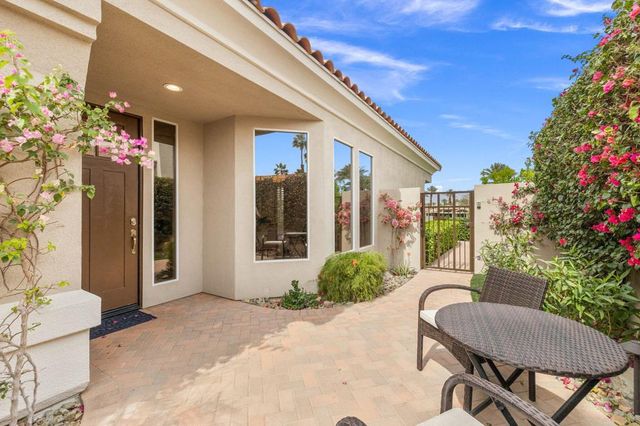 526 Desert Holly Drive, Palm Desert, CA 92211