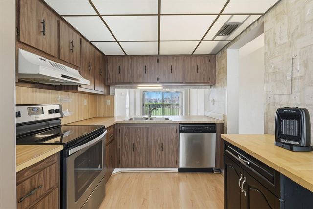 6219 PALMA DEL MAR BOULEVARD S 205, St Petersburg, FL 33715