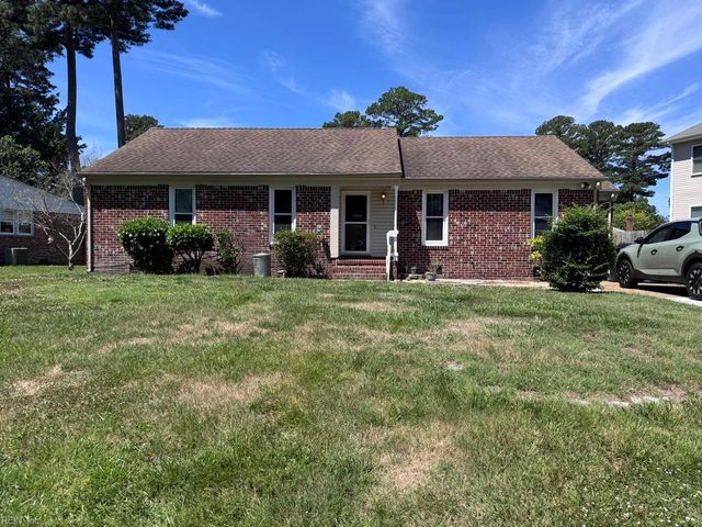 2824 Augusta CIR, Virginia Beach, VA 23453