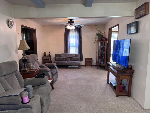 2824 Augusta CIR, Virginia Beach, VA 23453