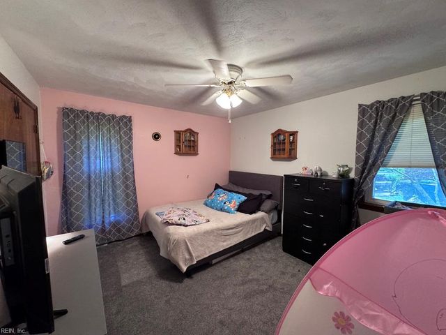 2824 Augusta CIR, Virginia Beach, VA 23453