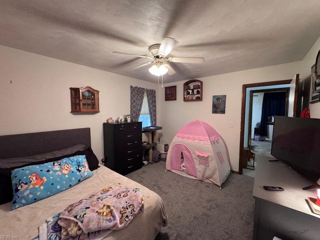 2824 Augusta CIR, Virginia Beach, VA 23453