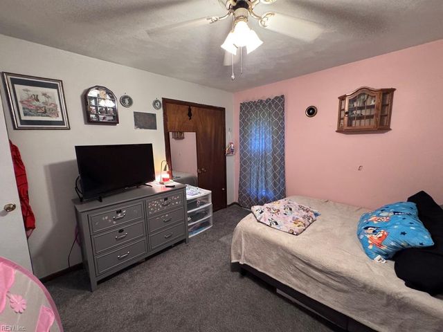 2824 Augusta CIR, Virginia Beach, VA 23453