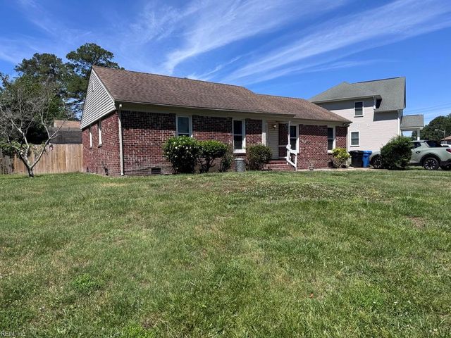 2824 Augusta CIR, Virginia Beach, VA 23453