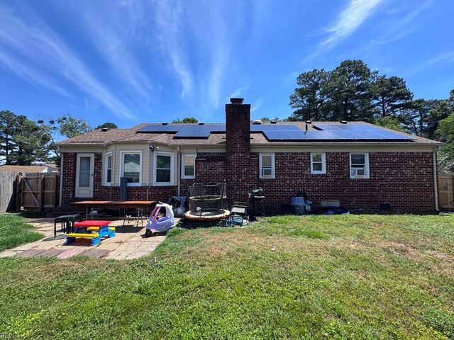 2824 Augusta CIR, Virginia Beach, VA 23453