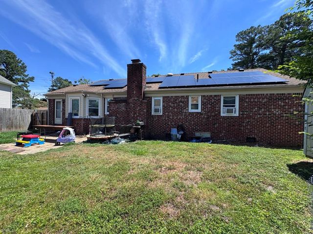 2824 Augusta CIR, Virginia Beach, VA 23453