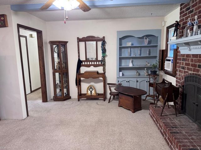 2824 Augusta CIR, Virginia Beach, VA 23453