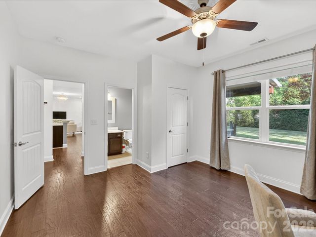 113 Hillandale Road, Charlotte, NC 28270