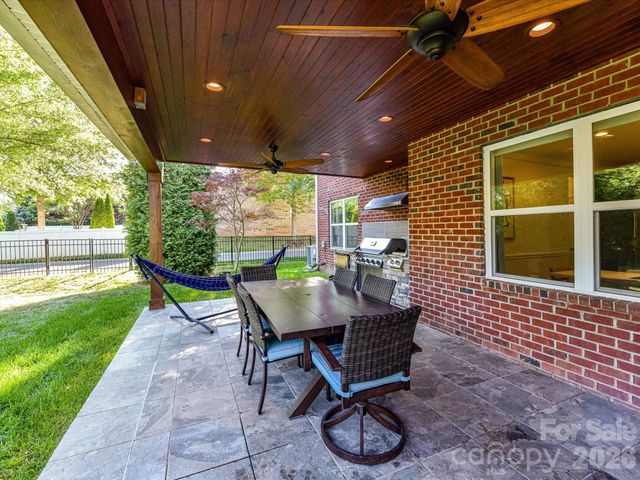 113 Hillandale Road, Charlotte, NC 28270