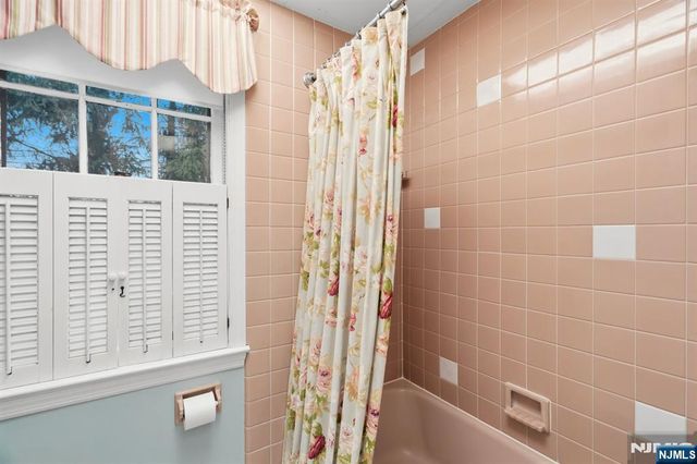 97 Harding Road, Glen Rock, NJ 07452