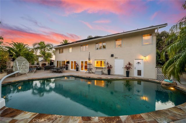 16642 Melville Circle, Huntington Beach, CA 92649