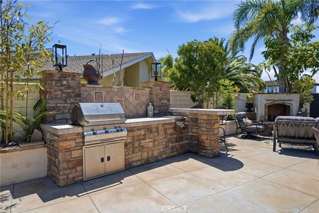 16642 Melville Circle, Huntington Beach, CA 92649
