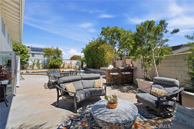 16642 Melville Circle, Huntington Beach, CA 92649