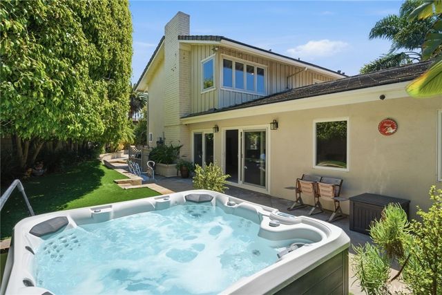 16642 Melville Circle, Huntington Beach, CA 92649