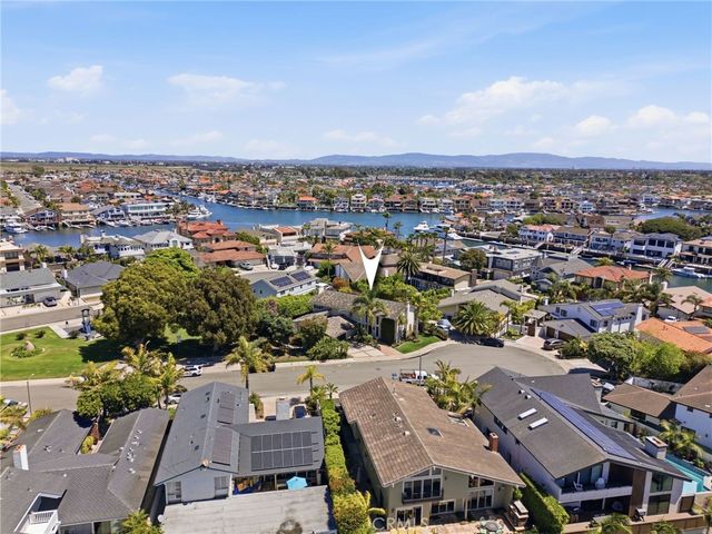 16642 Melville Circle, Huntington Beach, CA 92649