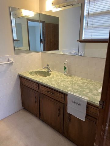 1602 SE P Street, Bentonville, AR 72712