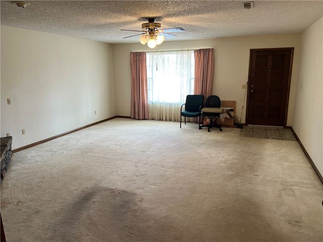 1602 SE P Street, Bentonville, AR 72712