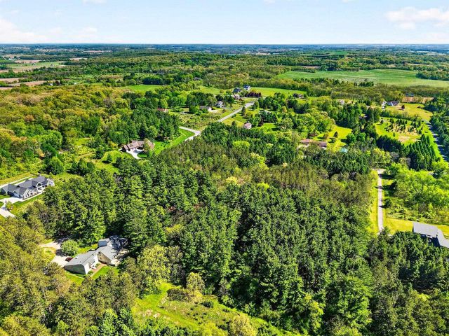 Unit 2 Sunset Drive Pines, Verona, WI 53593