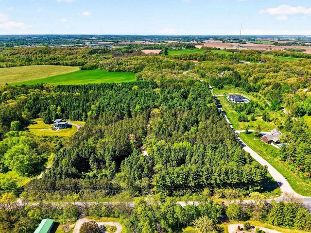 Unit 2 Sunset Drive Pines, Verona, WI 53593