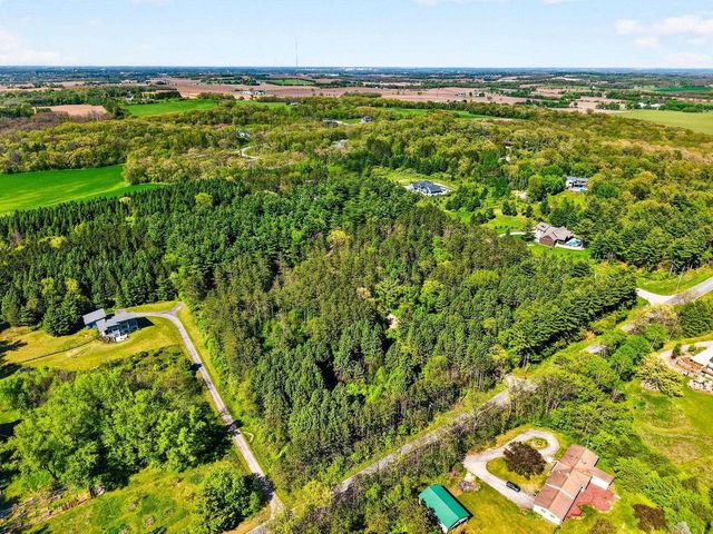 Unit 2 Sunset Drive Pines, Verona, WI 53593