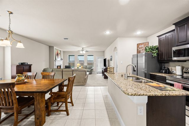 204 Finlee Lane, Red Oak, TX 75154