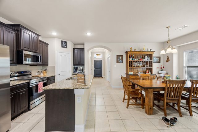 204 Finlee Lane, Red Oak, TX 75154