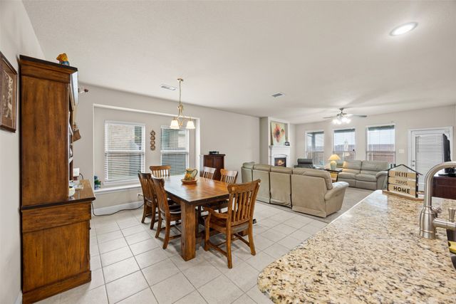 204 Finlee Lane, Red Oak, TX 75154